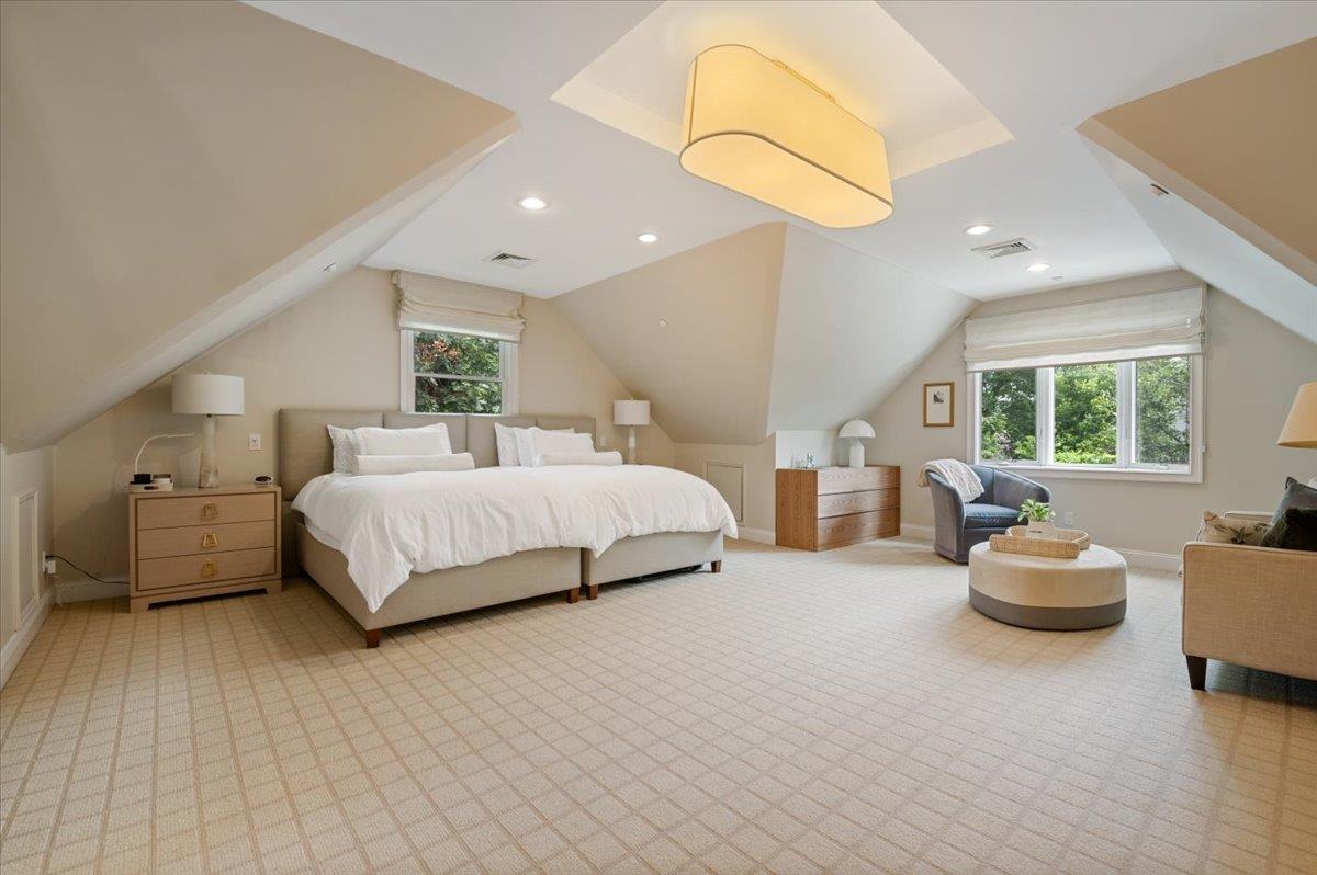 1029 New McNeil Avenue, Lawrence, NY 11559