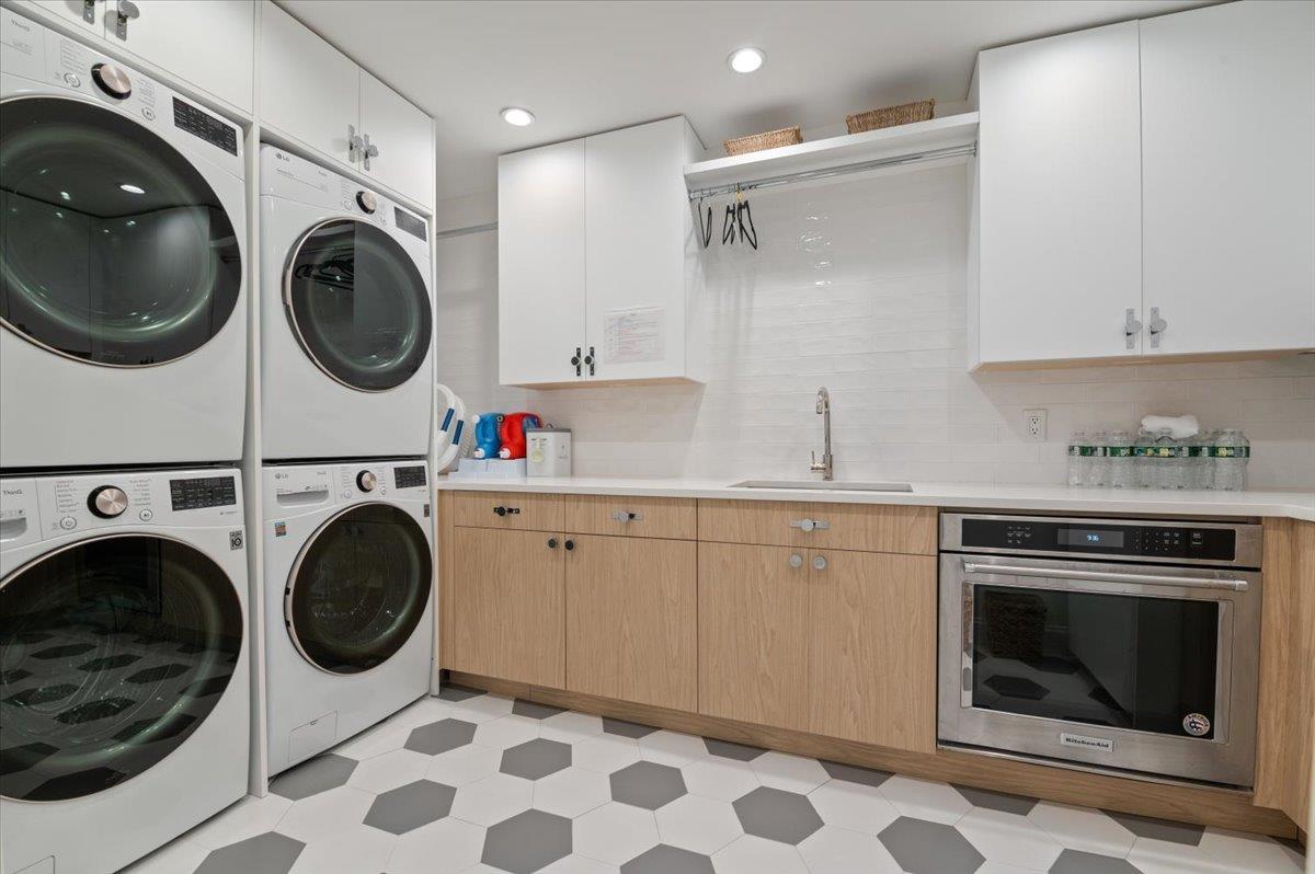 1029 New McNeil Avenue, Lawrence, NY 11559