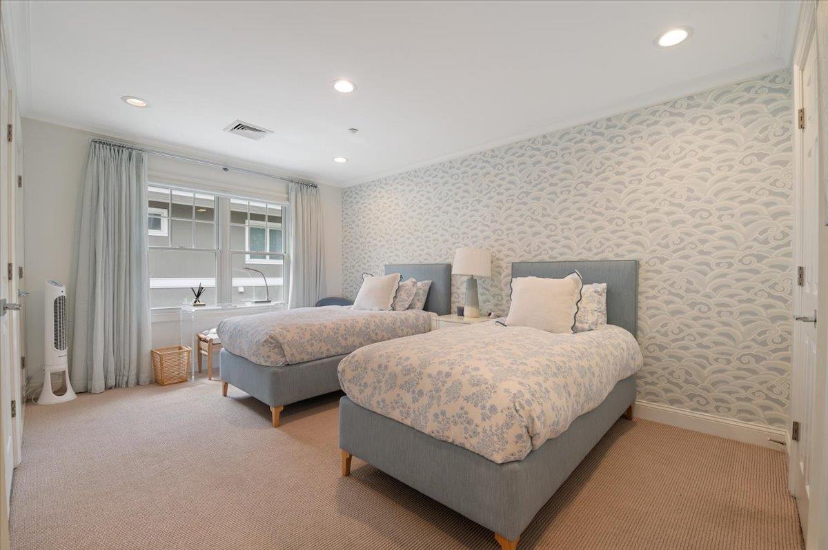 1029 New McNeil Avenue, Lawrence, NY 11559