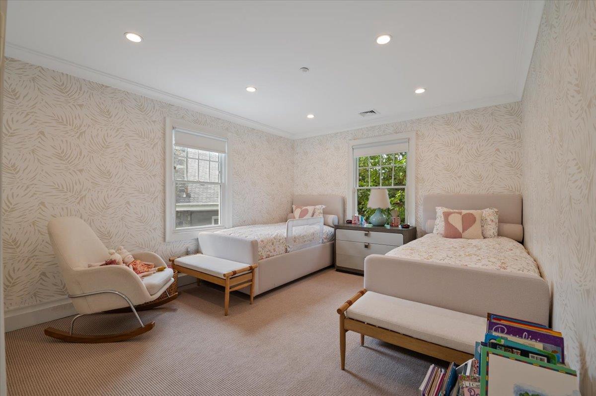 1029 New McNeil Avenue, Lawrence, NY 11559