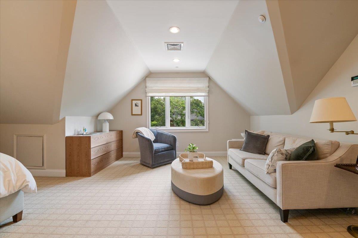 1029 New McNeil Avenue, Lawrence, NY 11559