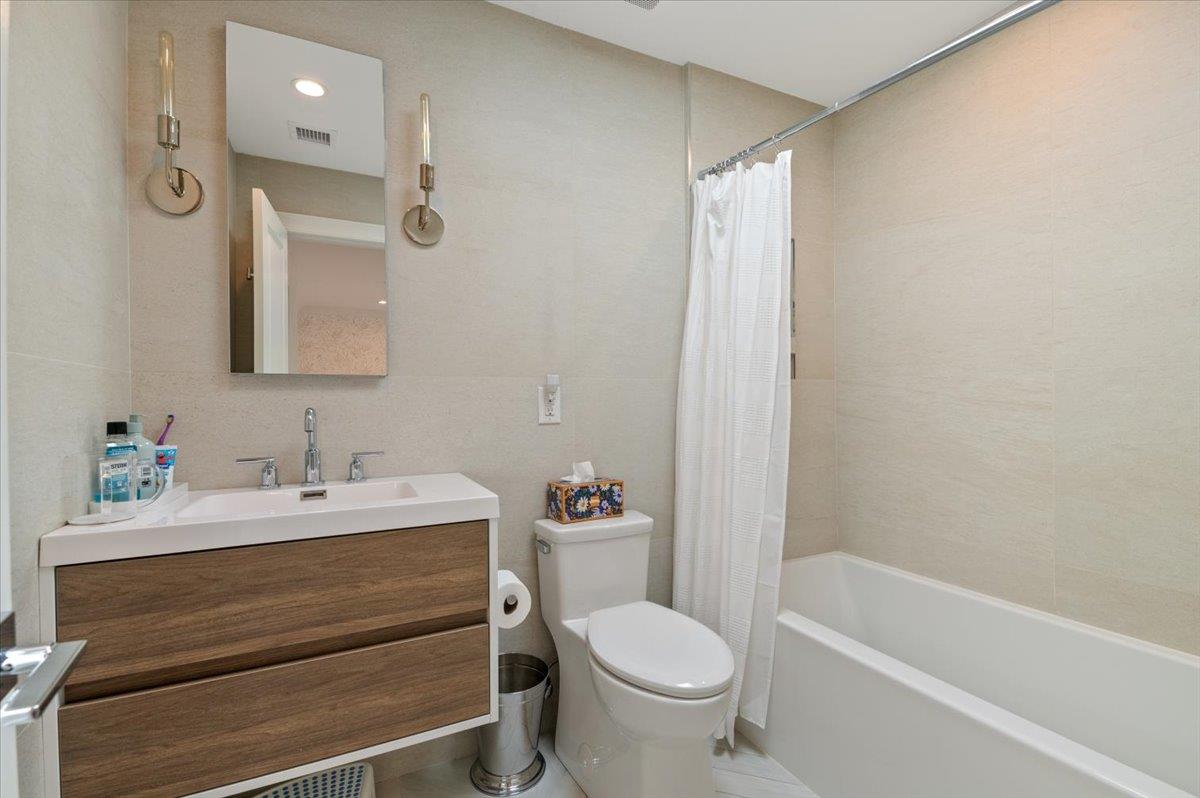 1029 New McNeil Avenue, Lawrence, NY 11559