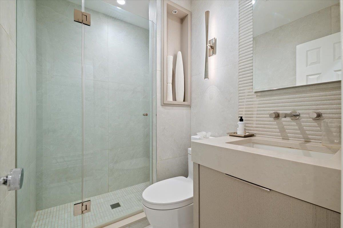 1029 New McNeil Avenue, Lawrence, NY 11559