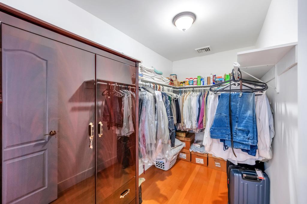 8418 263rd Street, Floral Park, NY 11001