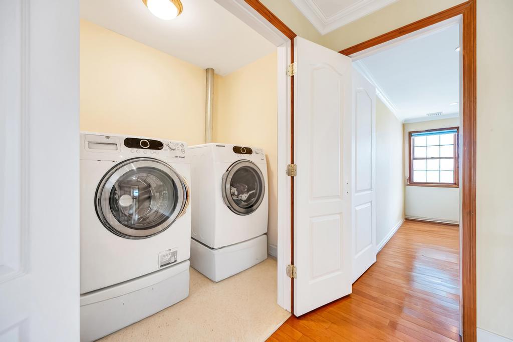 8418 263rd Street, Floral Park, NY 11001