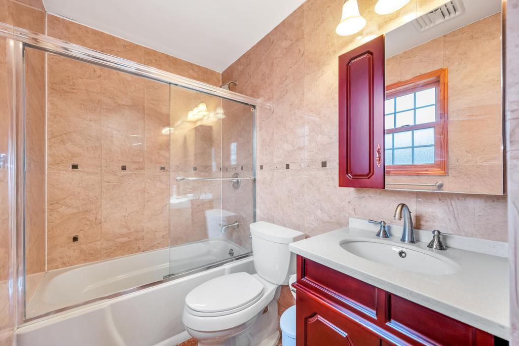 8418 263rd Street, Floral Park, NY 11001