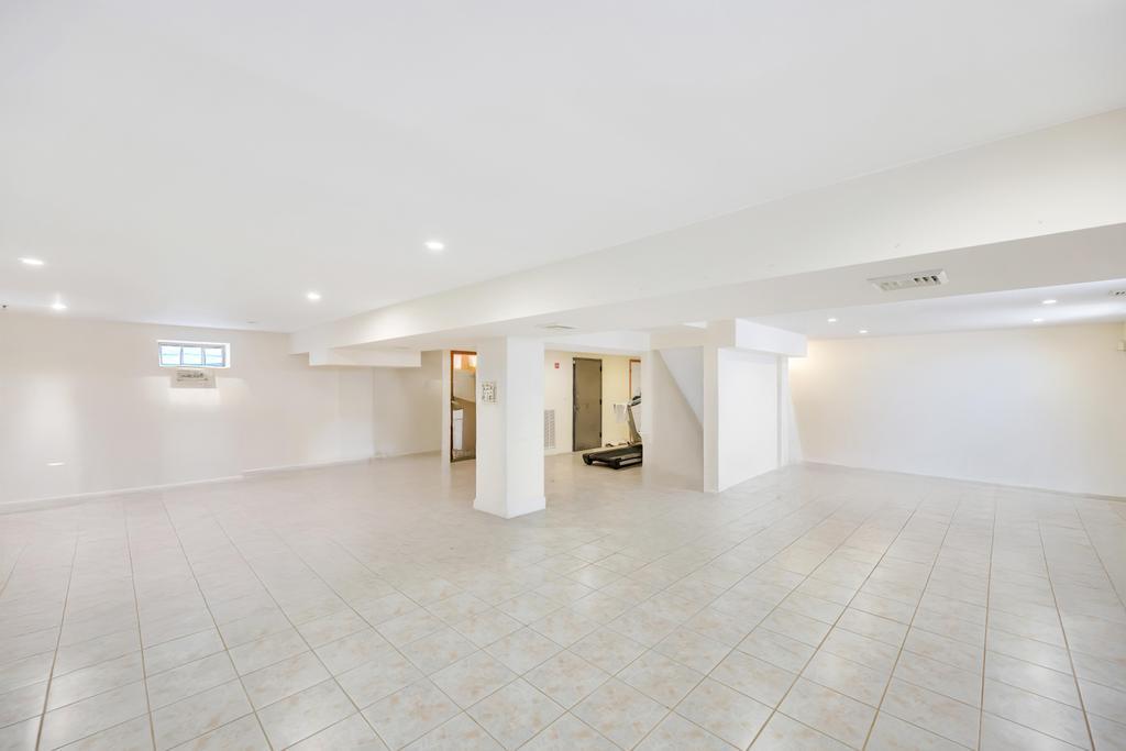 8418 263rd Street, Floral Park, NY 11001