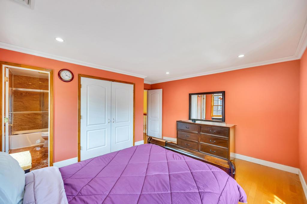 8418 263rd Street, Floral Park, NY 11001