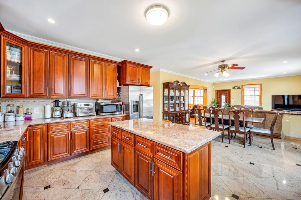 8418 263rd Street, Floral Park, NY 11001