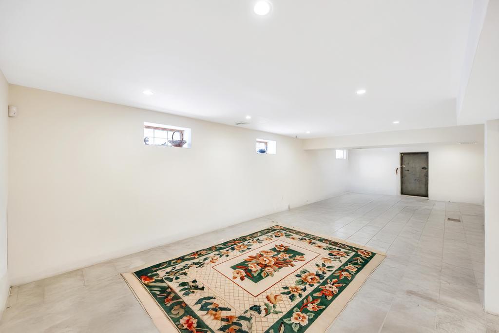 8418 263rd Street, Floral Park, NY 11001