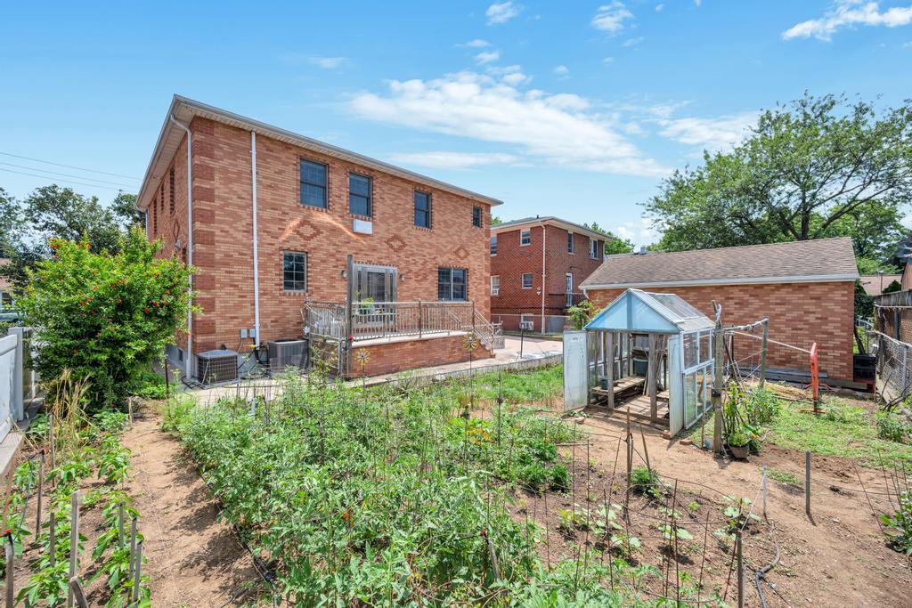 8418 263rd Street, Floral Park, NY 11001