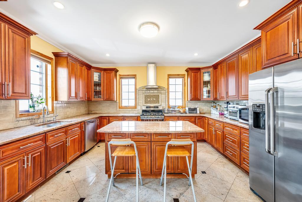 8418 263rd Street, Floral Park, NY 11001