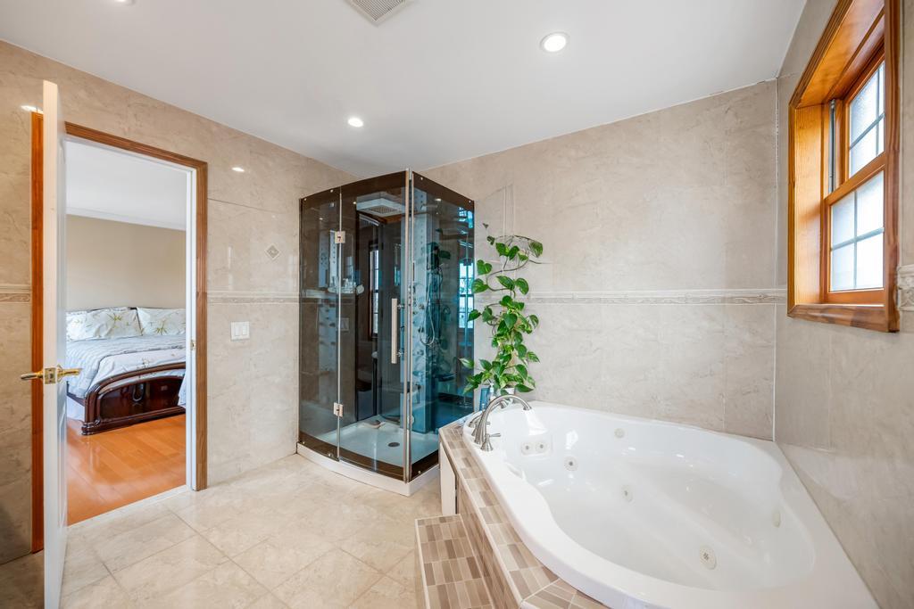 8418 263rd Street, Floral Park, NY 11001