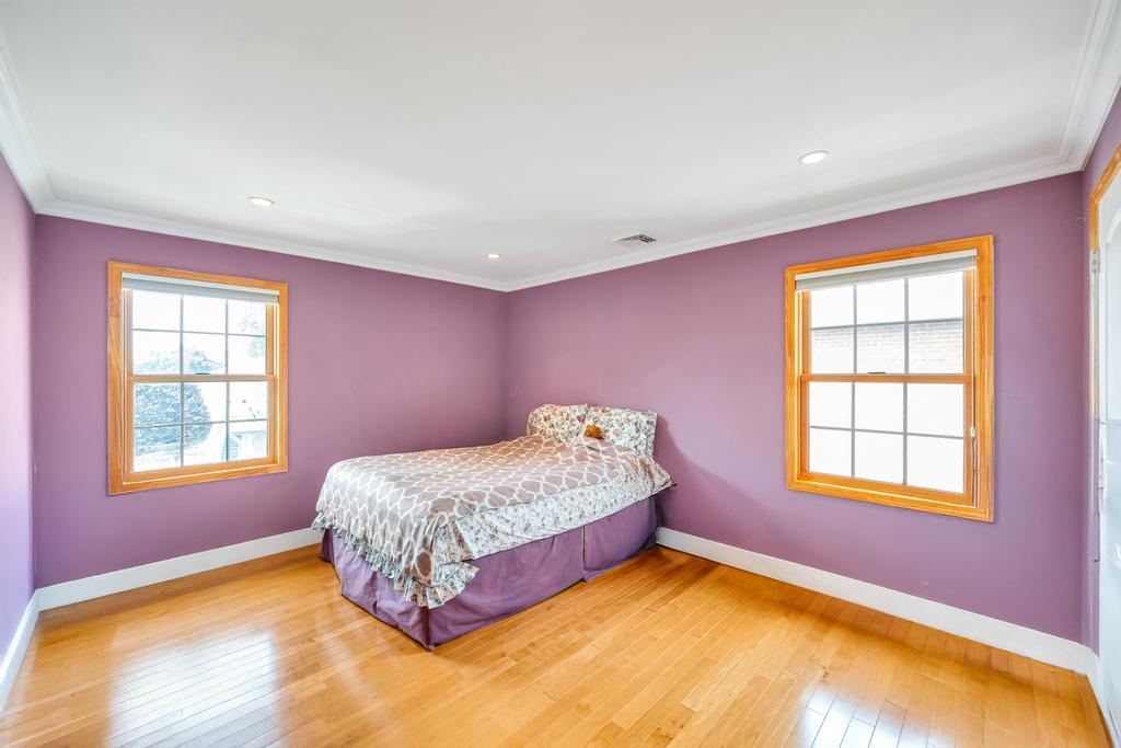 8418 263rd Street, Floral Park, NY 11001