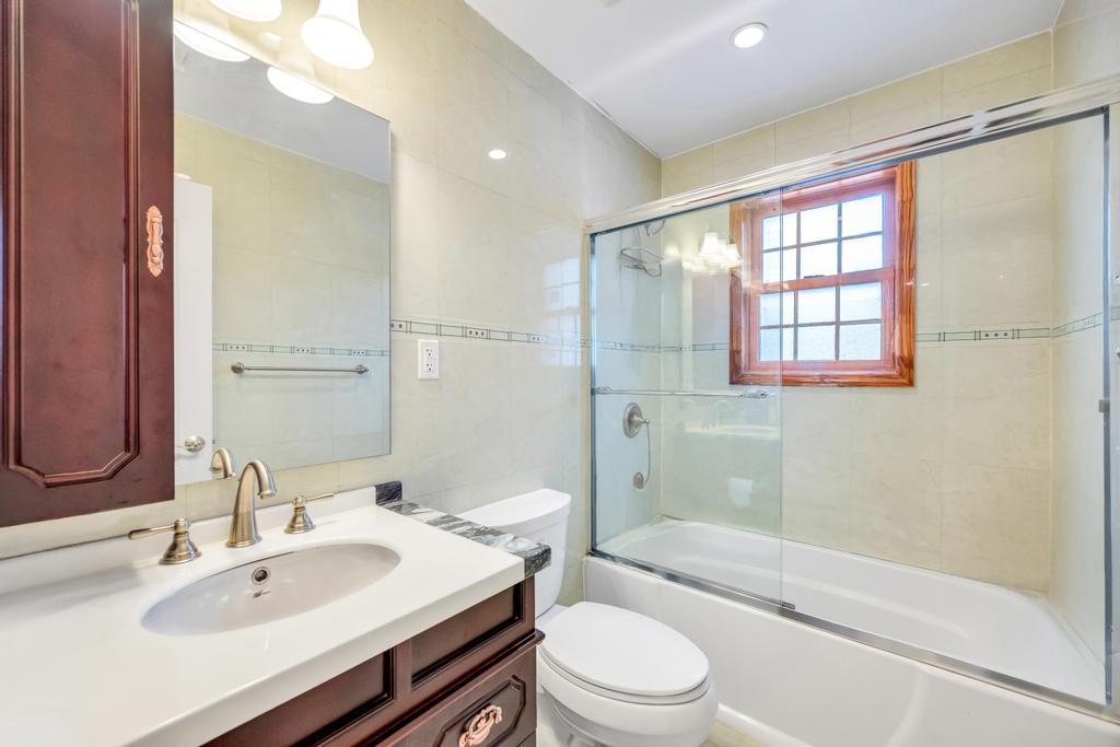 8418 263rd Street, Floral Park, NY 11001