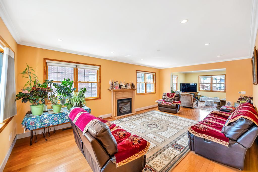 8418 263rd Street, Floral Park, NY 11001