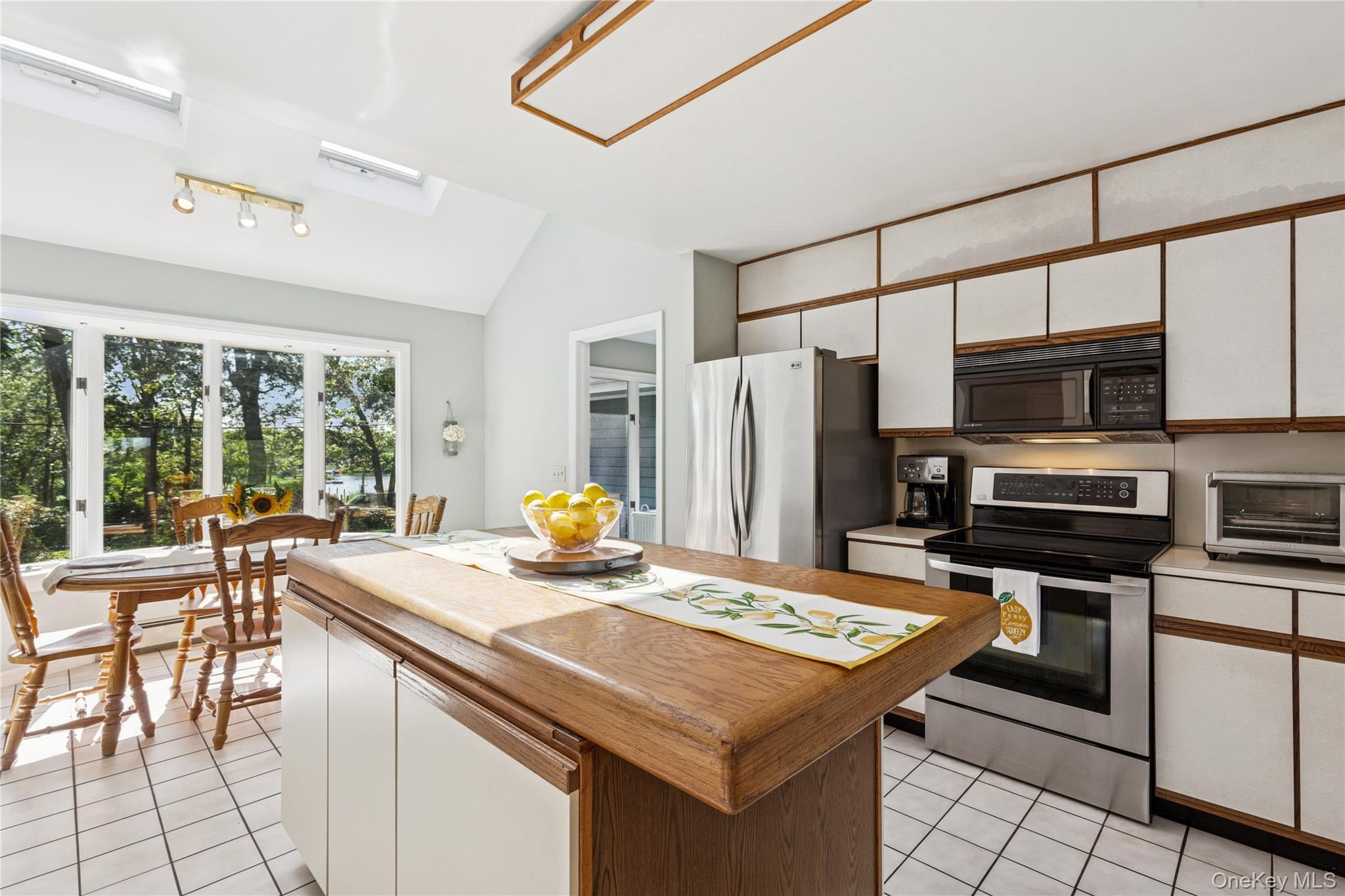 250 Peconic Bay Boulevard, Aquebogue, NY 11931