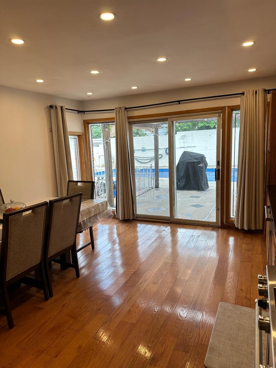 151-60 7 Avenue, Whitestone, NY 11357