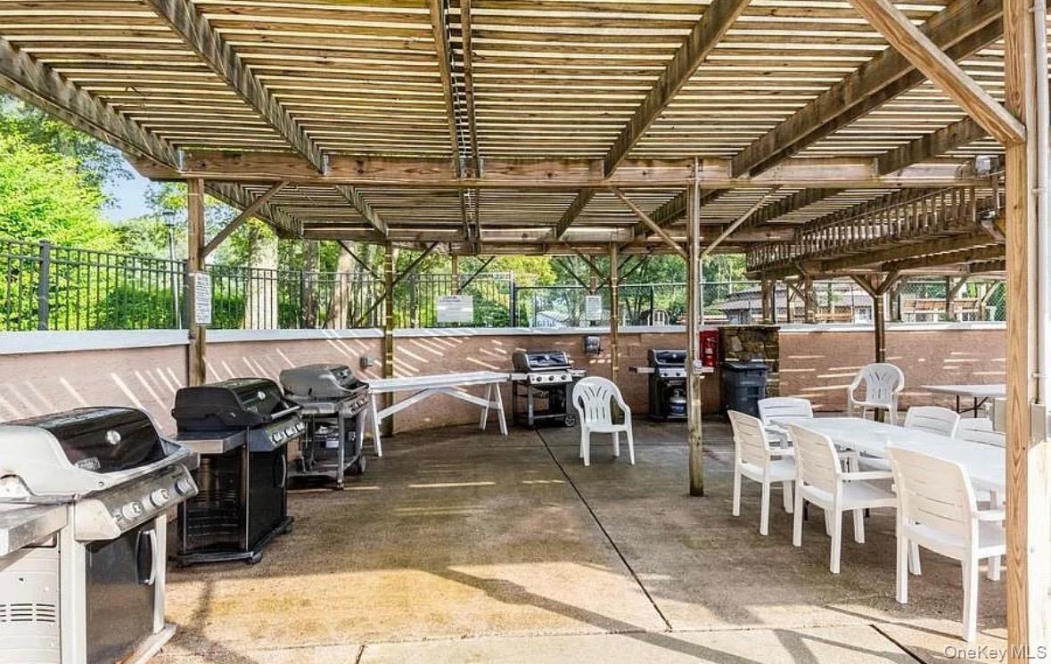 406 Woodbridge Drive # A, Ridge, NY 11961