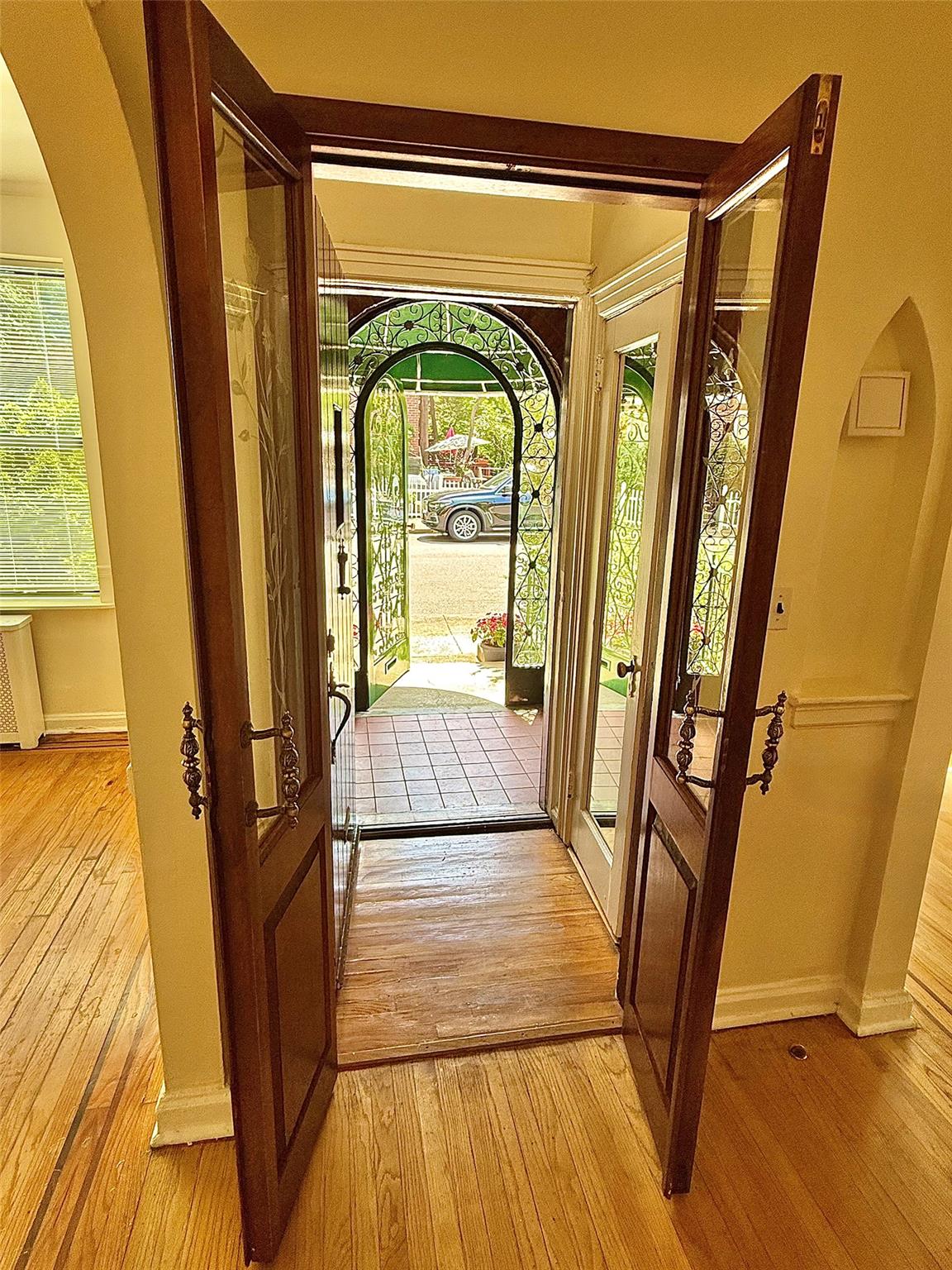 7267 Yellowstone Boulevard, Forest Hills, NY 11375