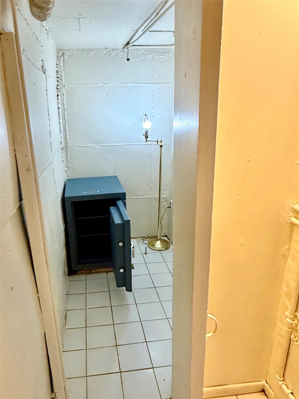 7267 Yellowstone Boulevard, Forest Hills, NY 11375