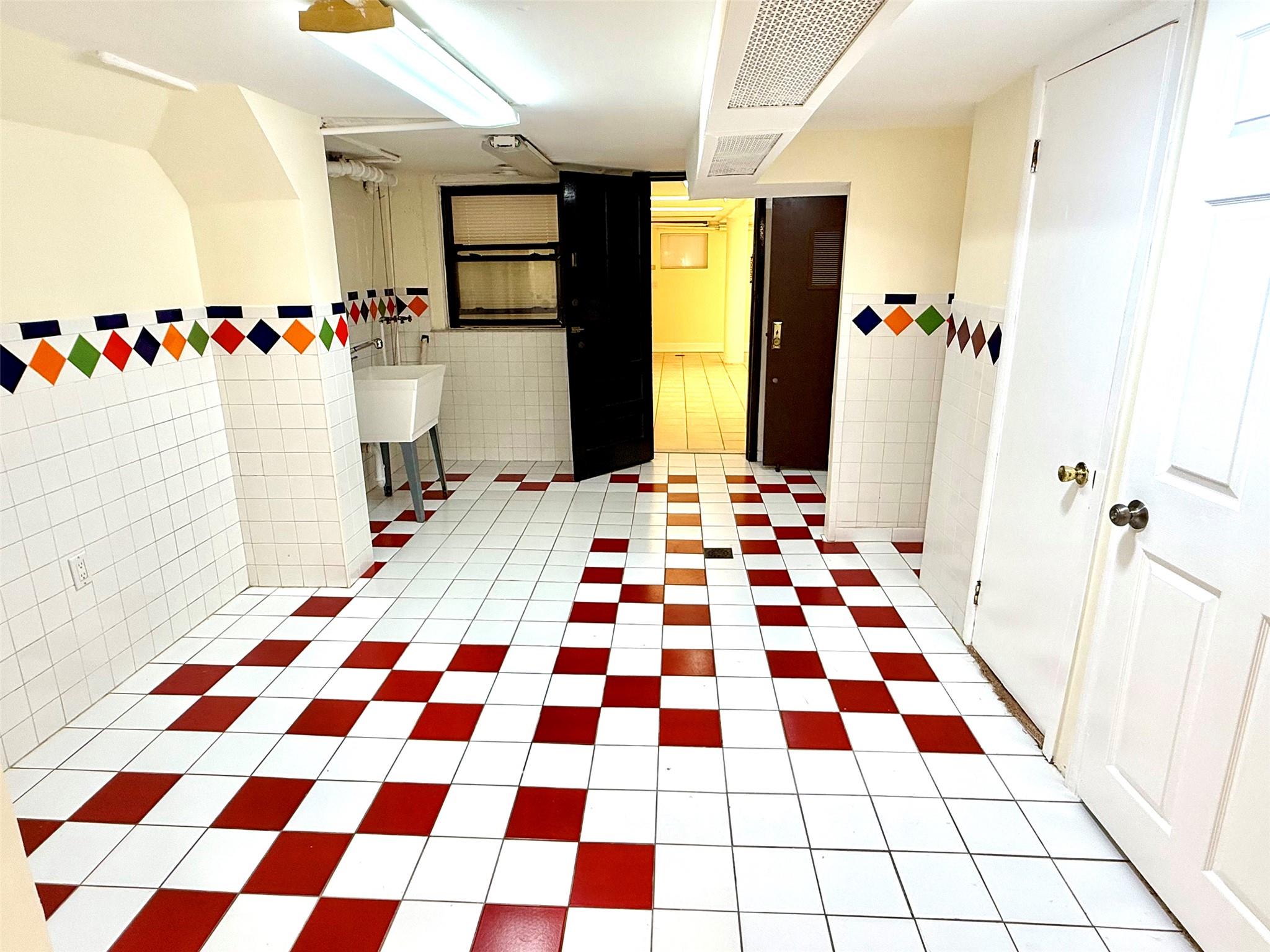 7267 Yellowstone Boulevard, Forest Hills, NY 11375