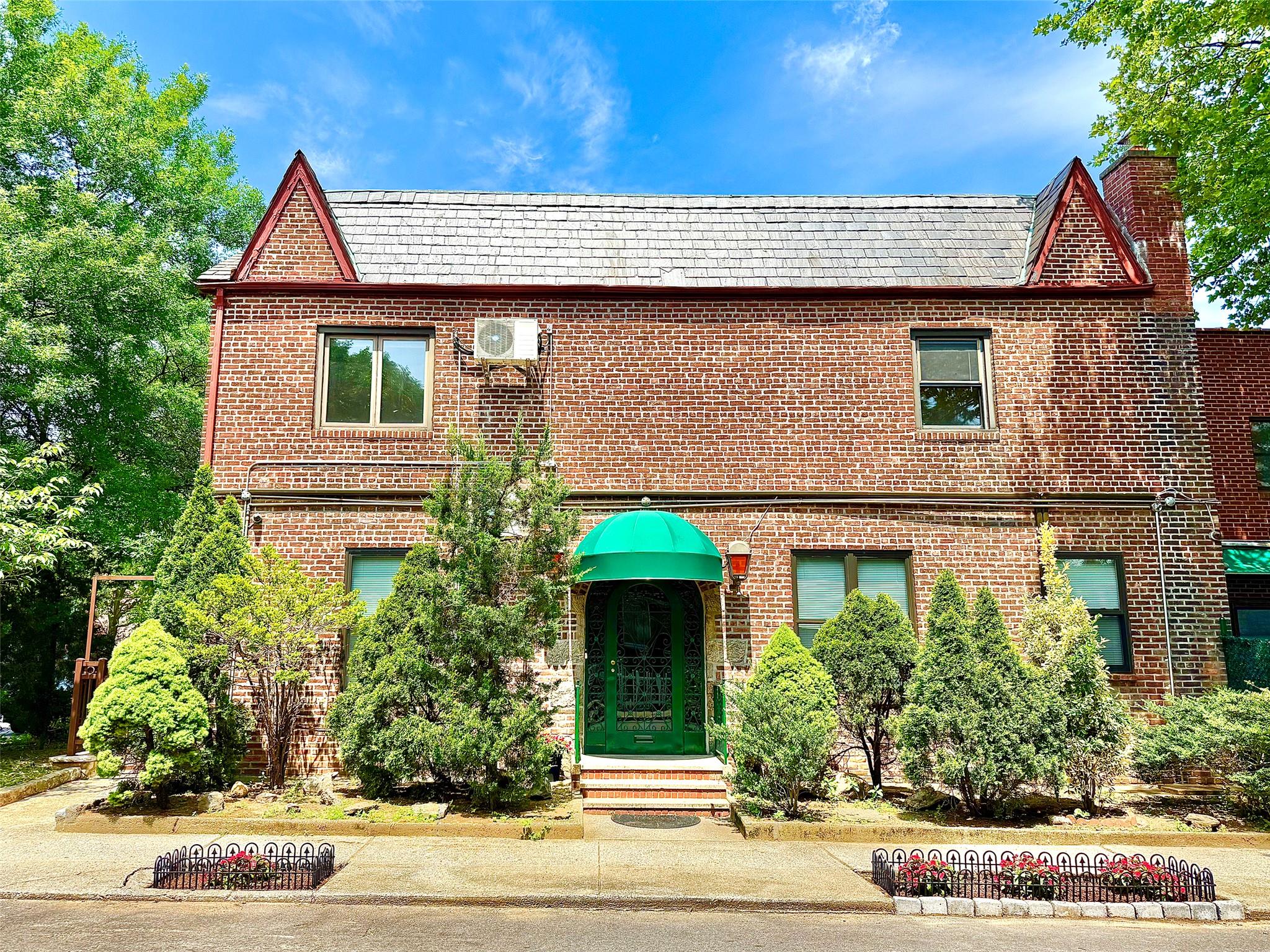 7267 Yellowstone Boulevard, Forest Hills, NY 11375