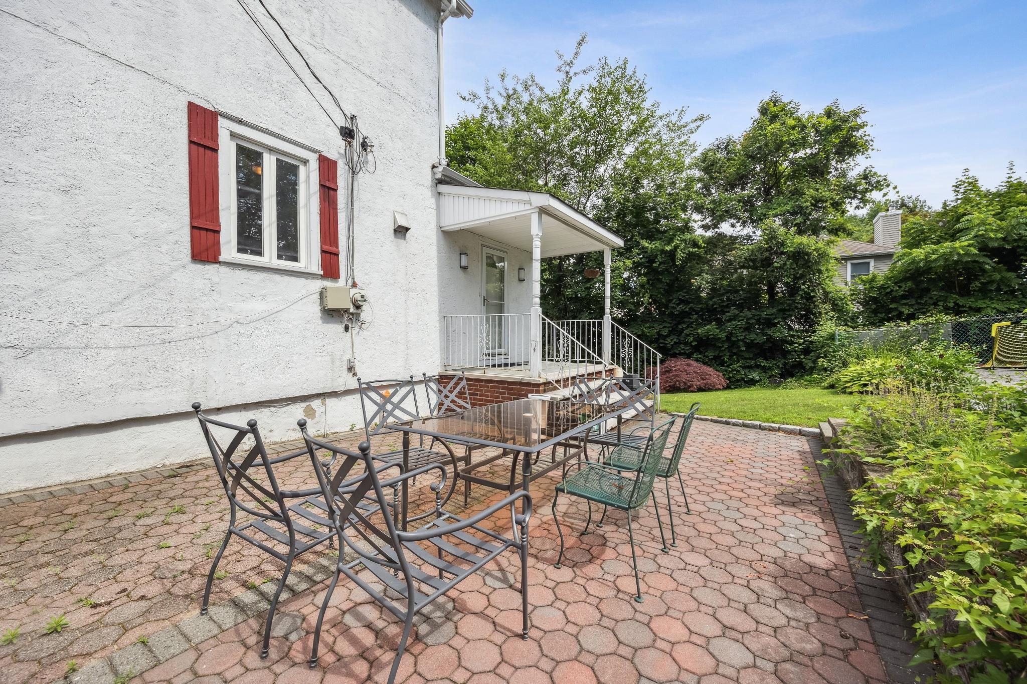 179 Woodruff Avenue, Scarsdale, NY 10583