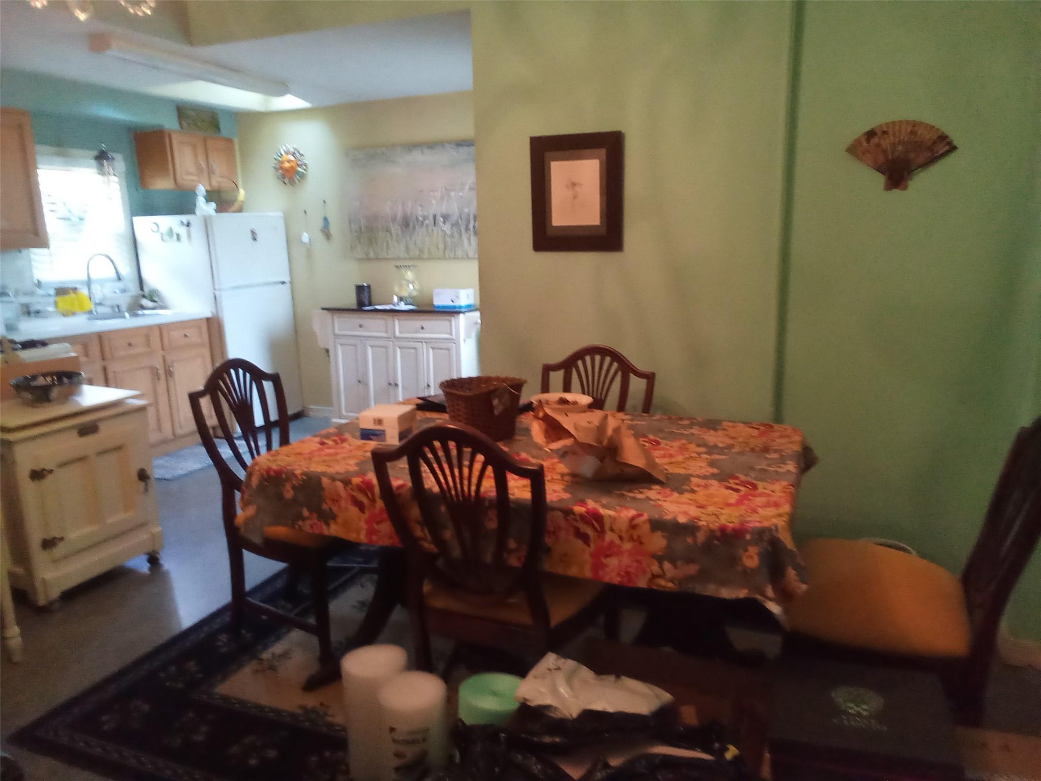 74 W Hoffman Avenue, Lindenhurst, NY 11757