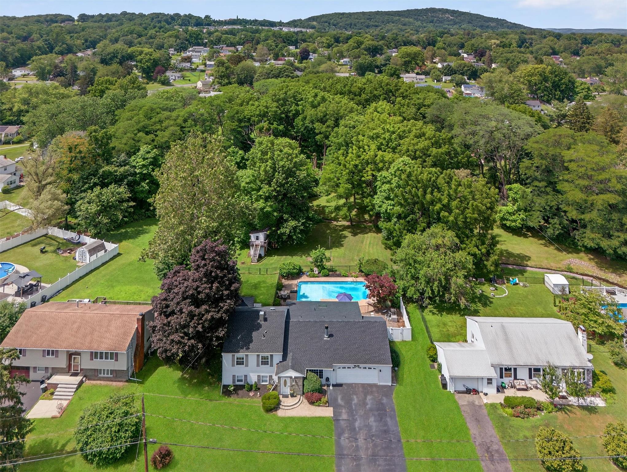 6 Spring Rock Road, New Windsor, NY 12553