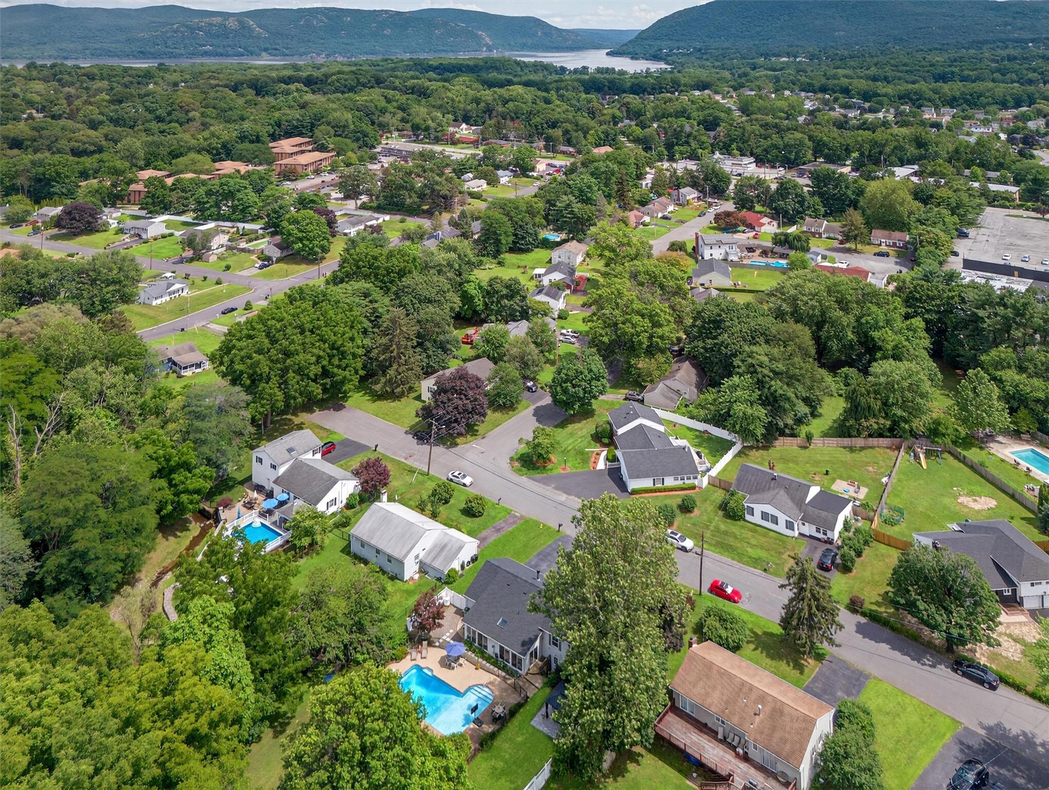6 Spring Rock Road, New Windsor, NY 12553