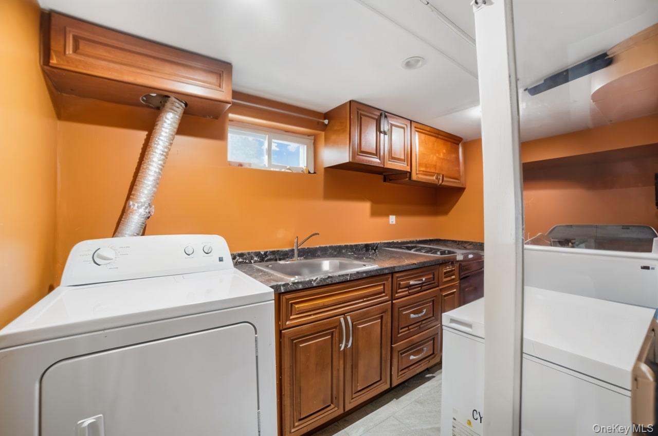 81-56 264th Street, Glen Oaks, NY 11004