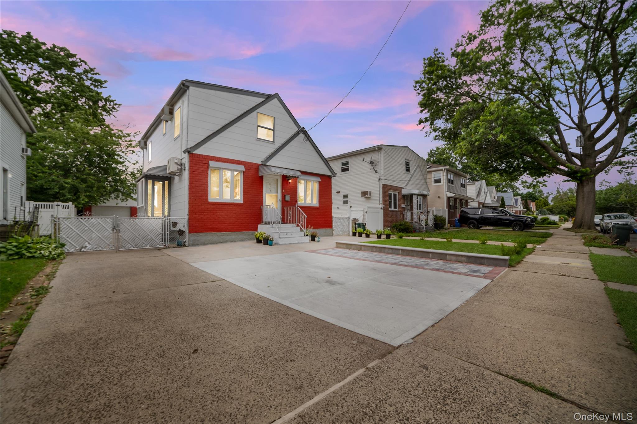 81-56 264th Street, Glen Oaks, NY 11004