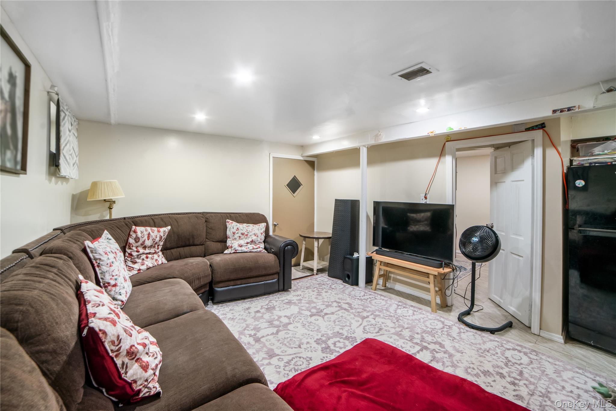 81-56 264th Street, Glen Oaks, NY 11004