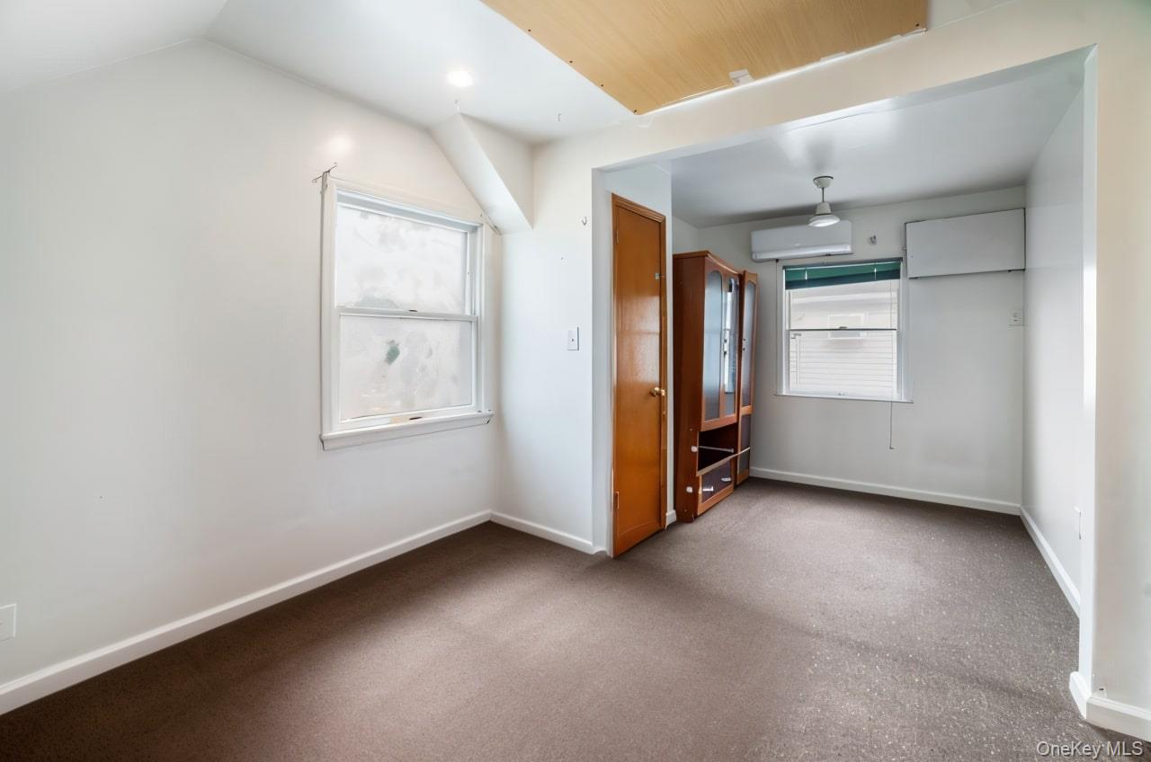 81-56 264th Street, Glen Oaks, NY 11004