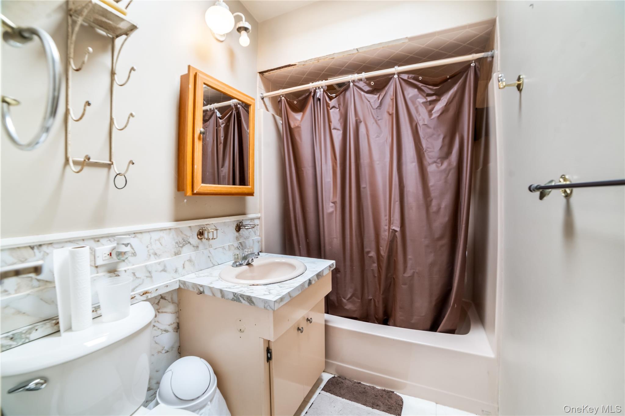 81-56 264th Street, Glen Oaks, NY 11004