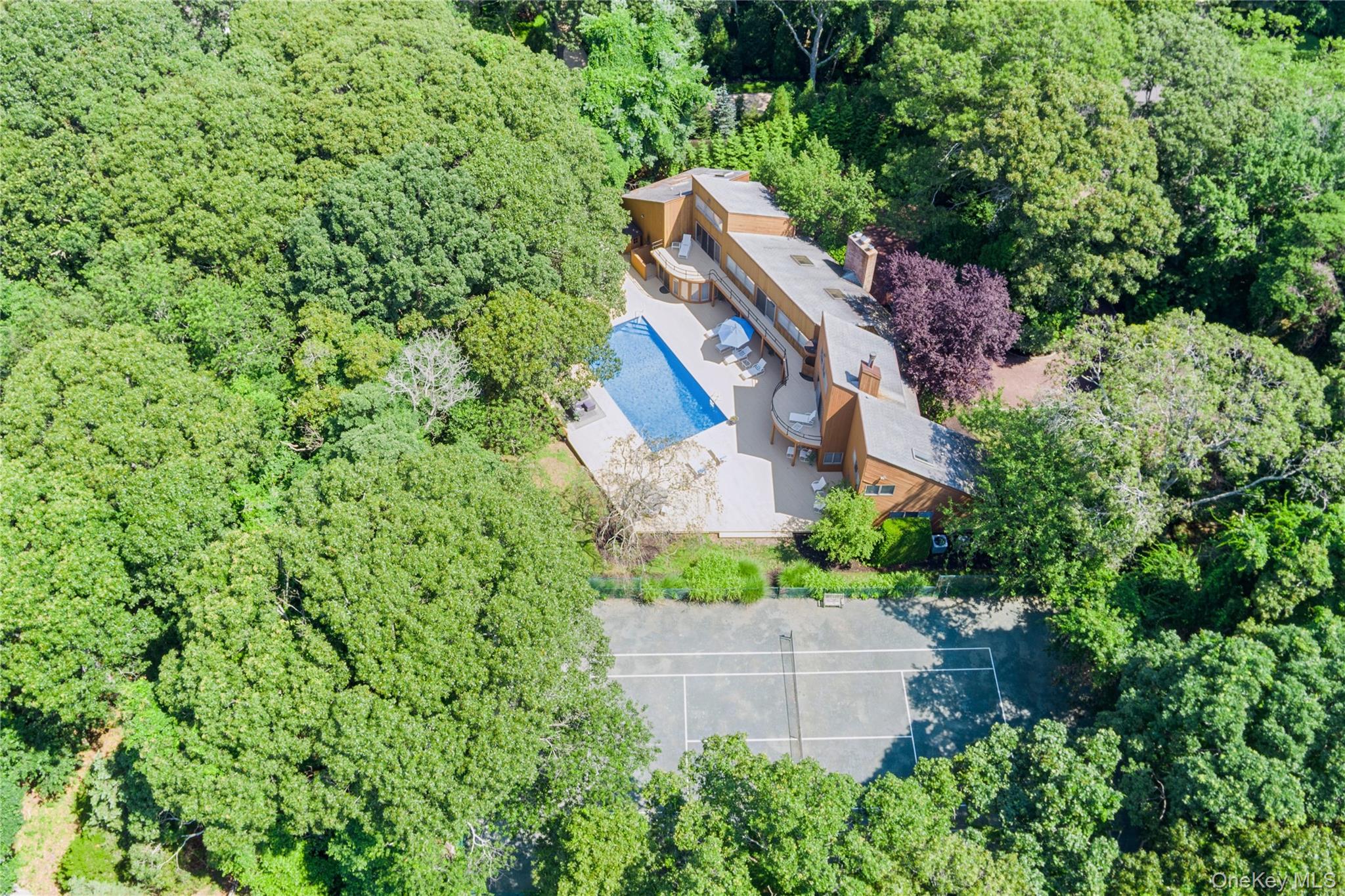 61 Hidden Cove Court, Southampton, NY 11968