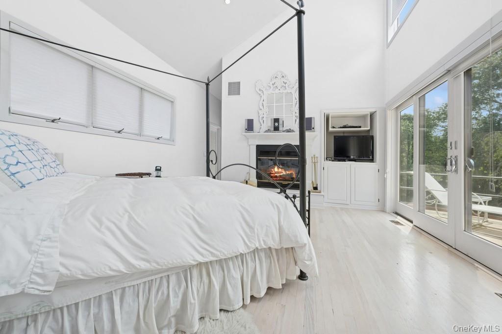 61 Hidden Cove Court, Southampton, NY 11968