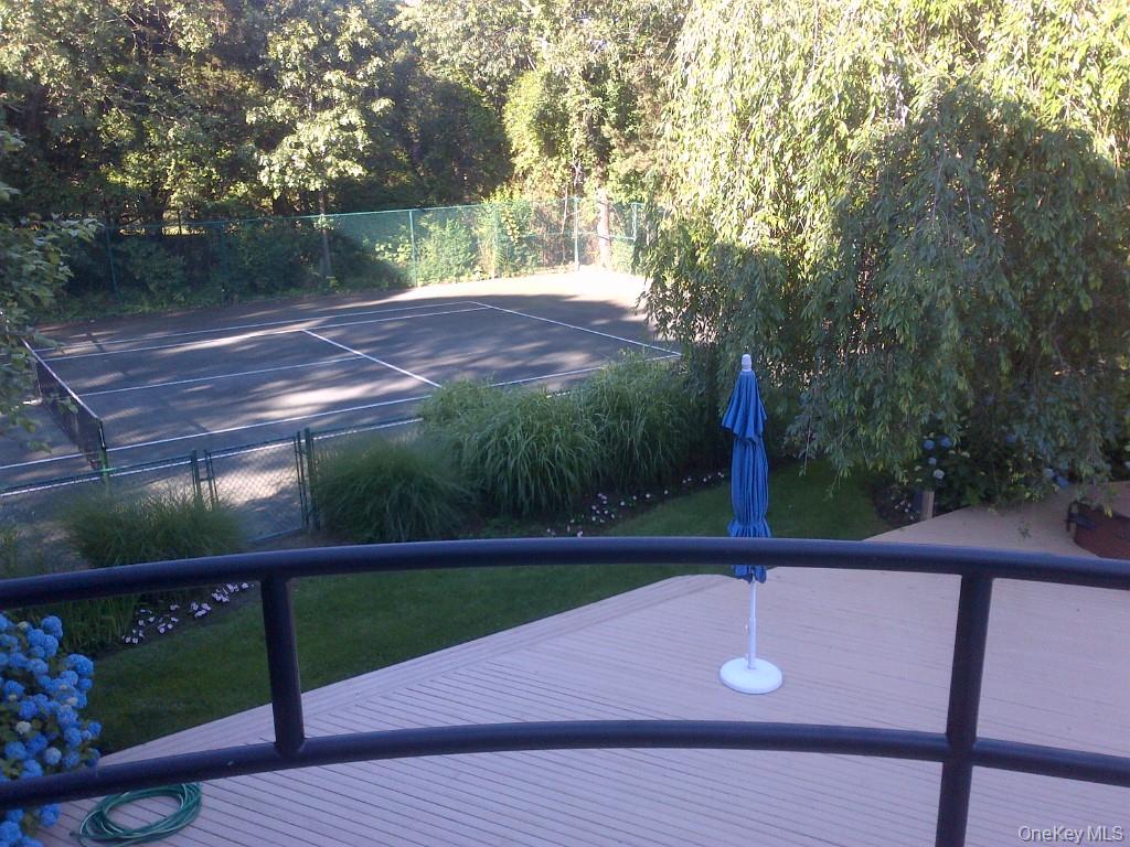 61 Hidden Cove Court, Southampton, NY 11968