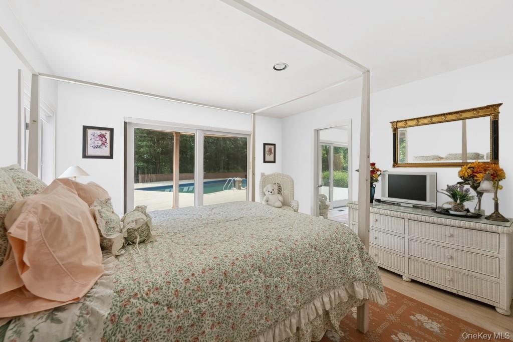 61 Hidden Cove Court, Southampton, NY 11968