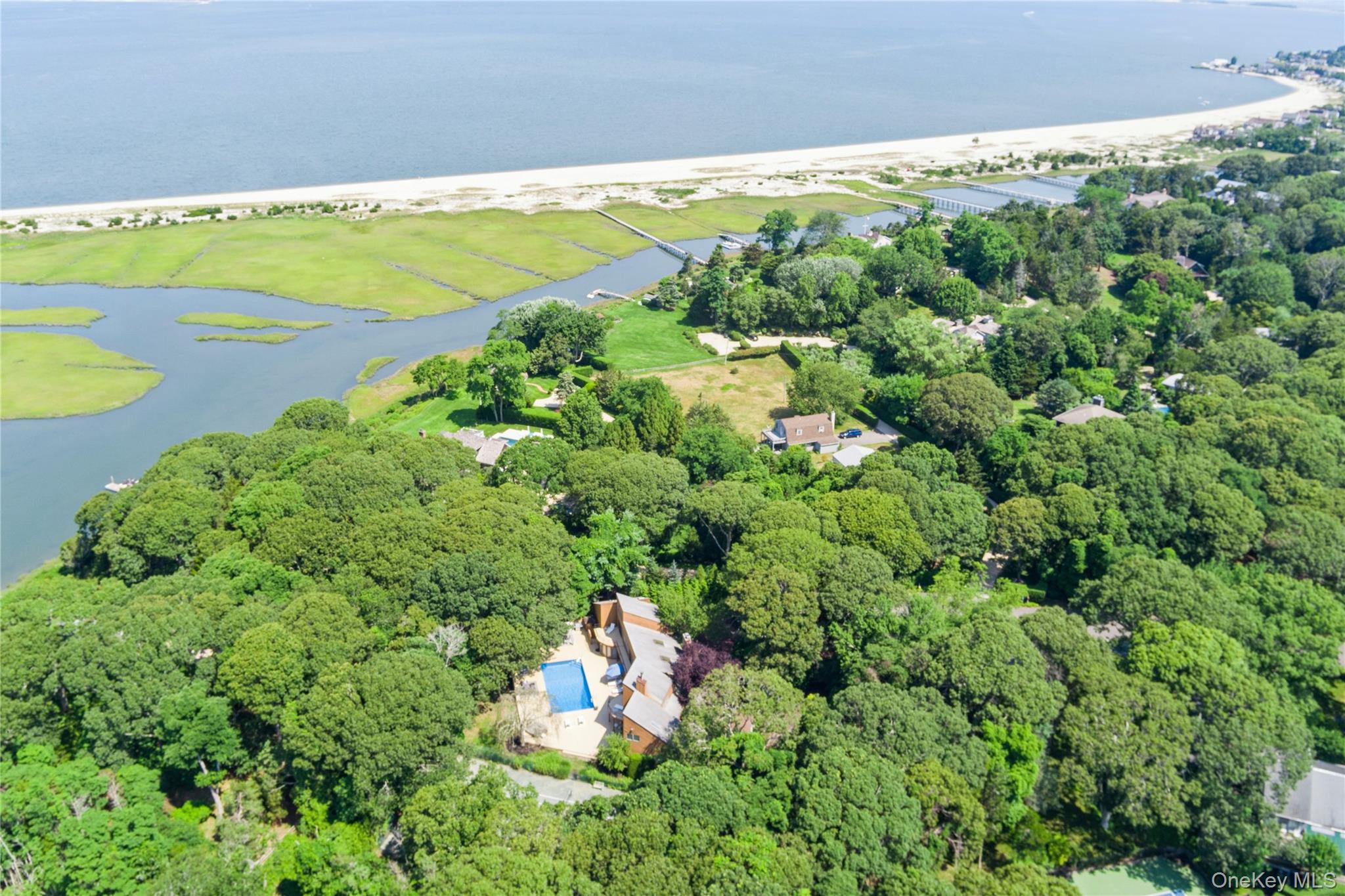 61 Hidden Cove Court, Southampton, NY 11968