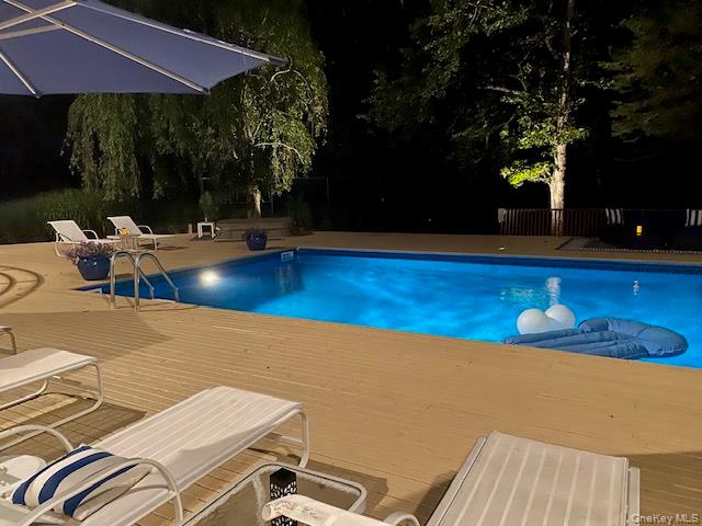 61 Hidden Cove Court, Southampton, NY 11968