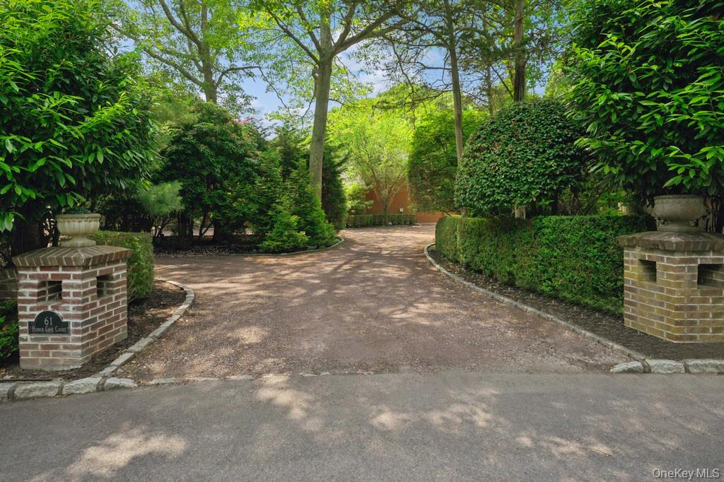 61 Hidden Cove Court, Southampton, NY 11968