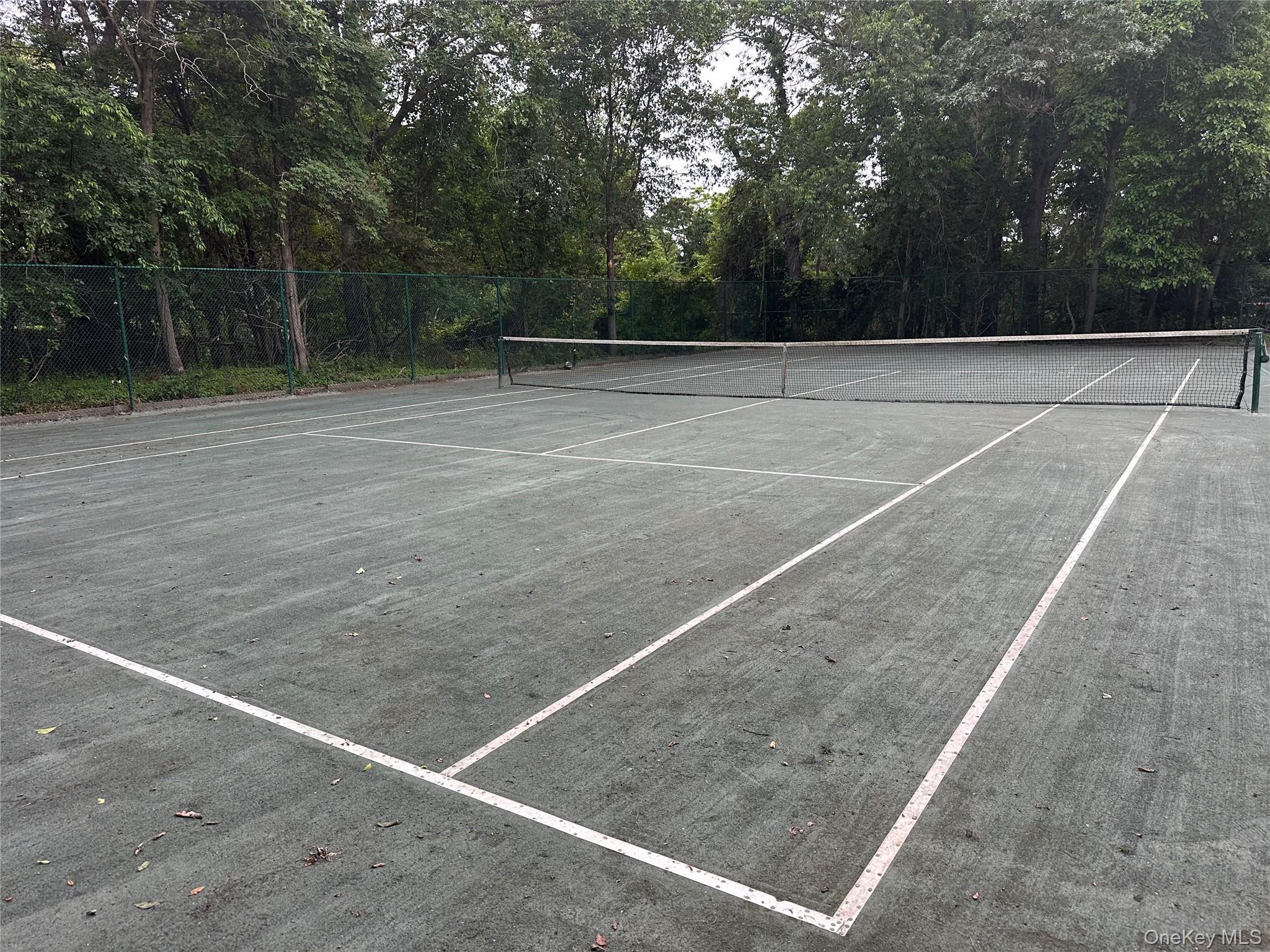 61 Hidden Cove Court, Southampton, NY 11968