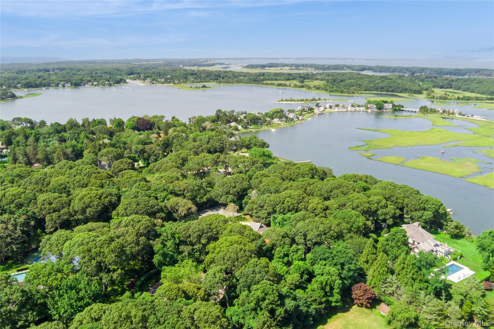 61 Hidden Cove Court, Southampton, NY 11968