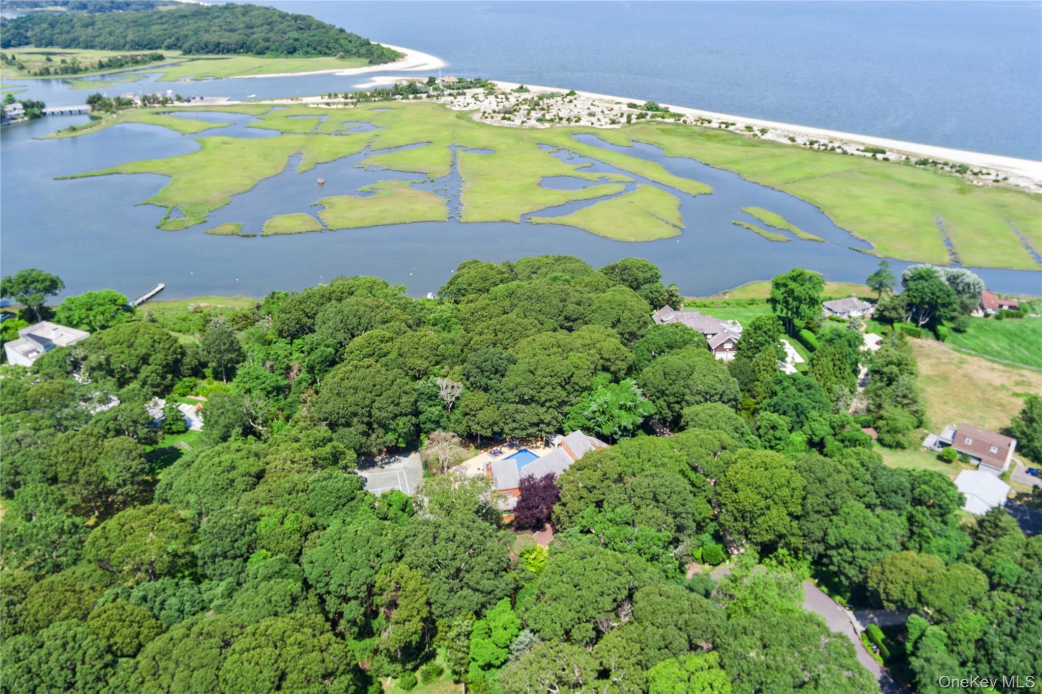 61 Hidden Cove Court, Southampton, NY 11968