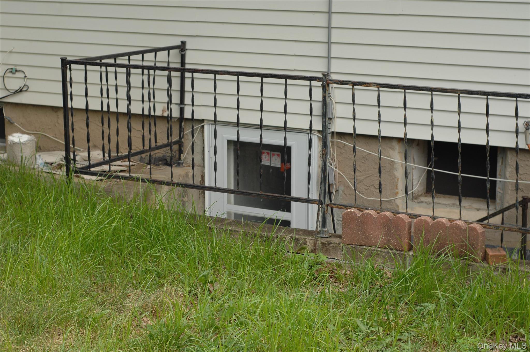 176 Floyd Street, Brentwood, NY 11717