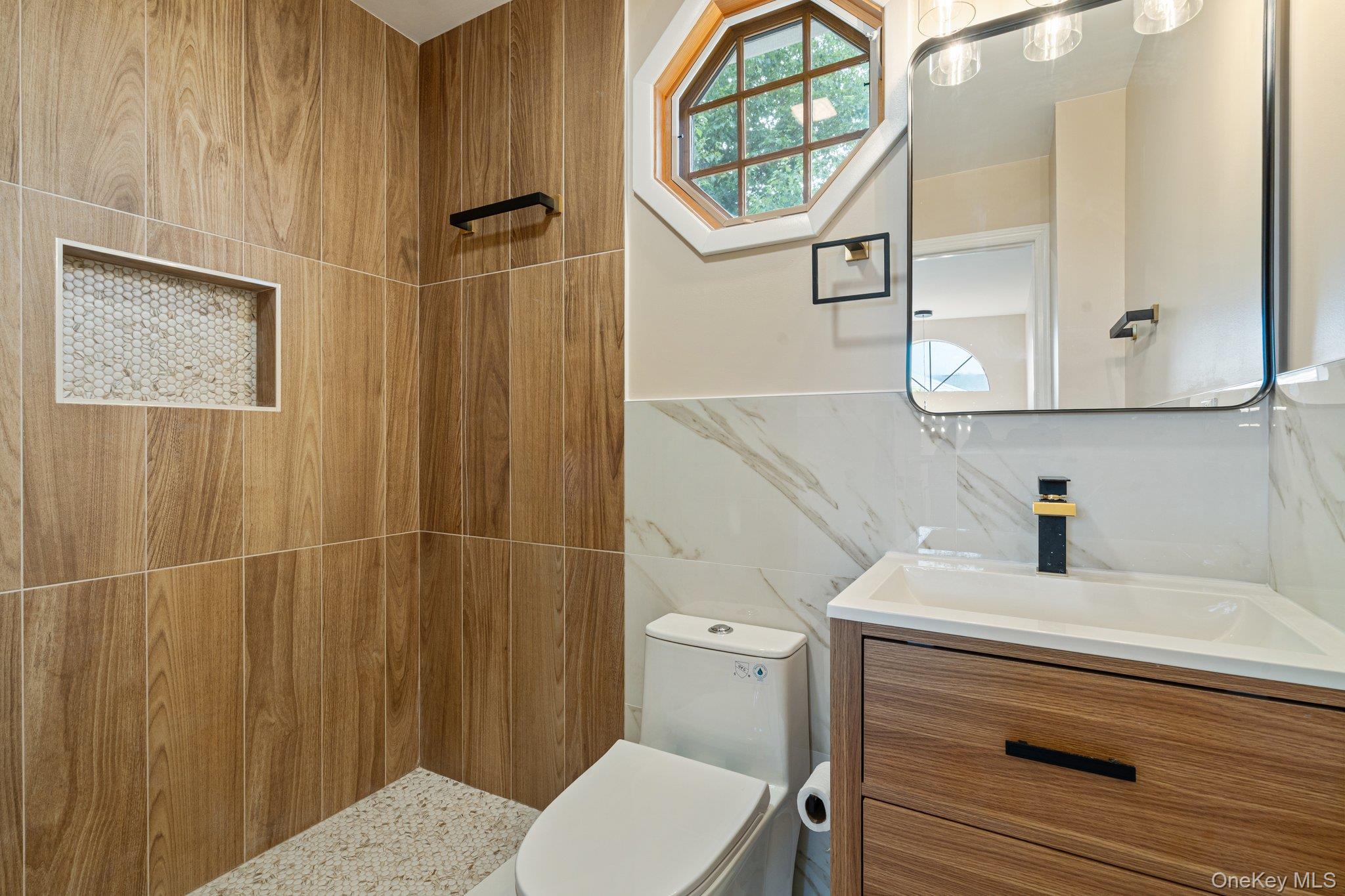 6 Doe Path, Coram, NY 11727