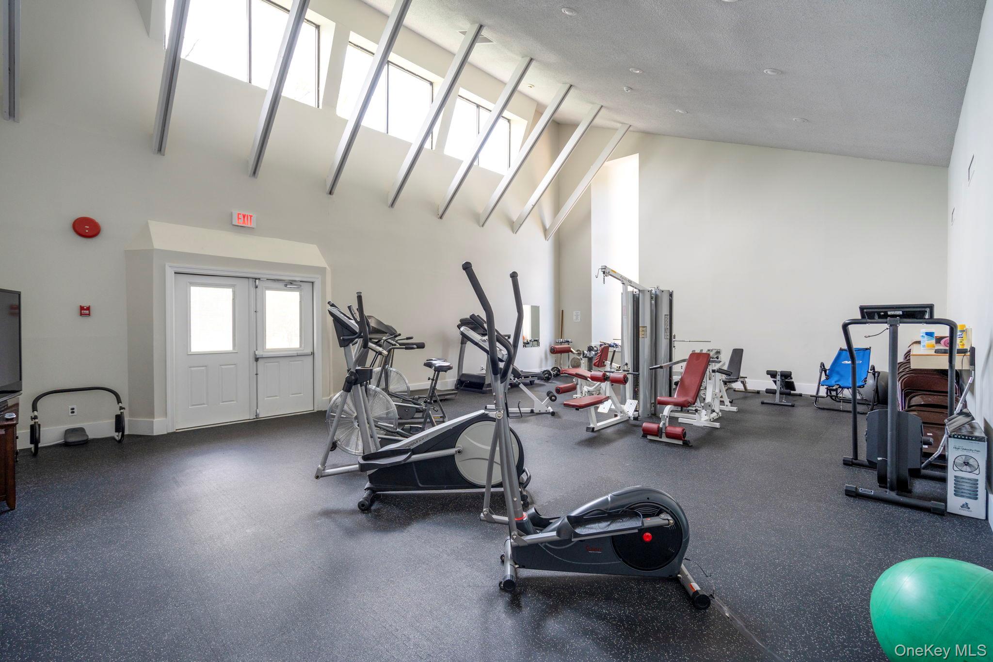 6 Doe Path, Coram, NY 11727