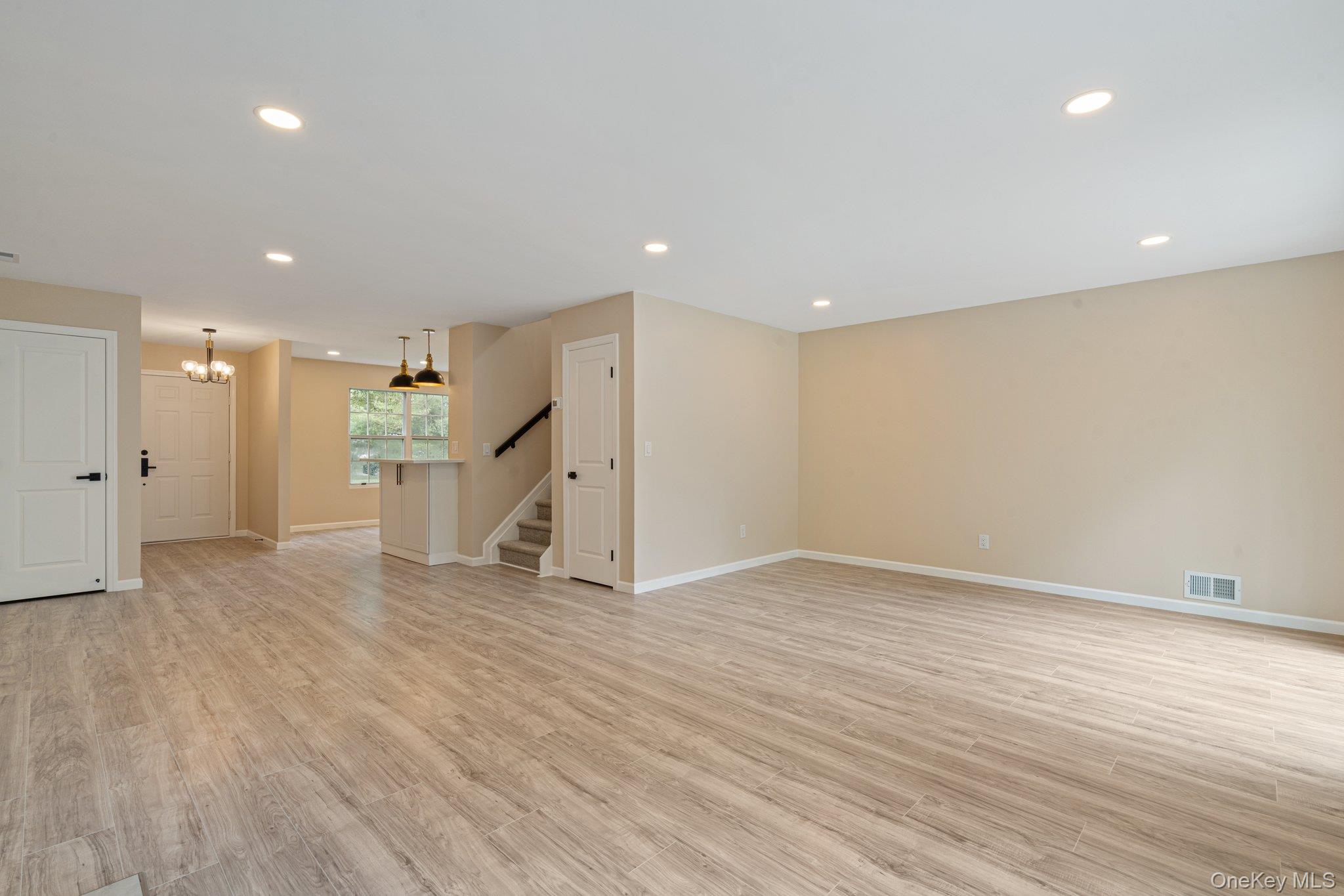 6 Doe Path, Coram, NY 11727